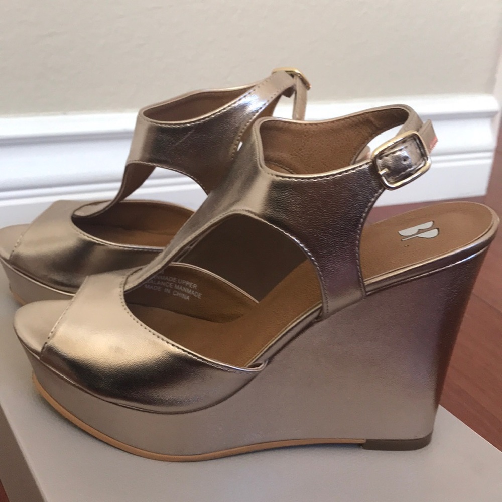 BP wedge heels